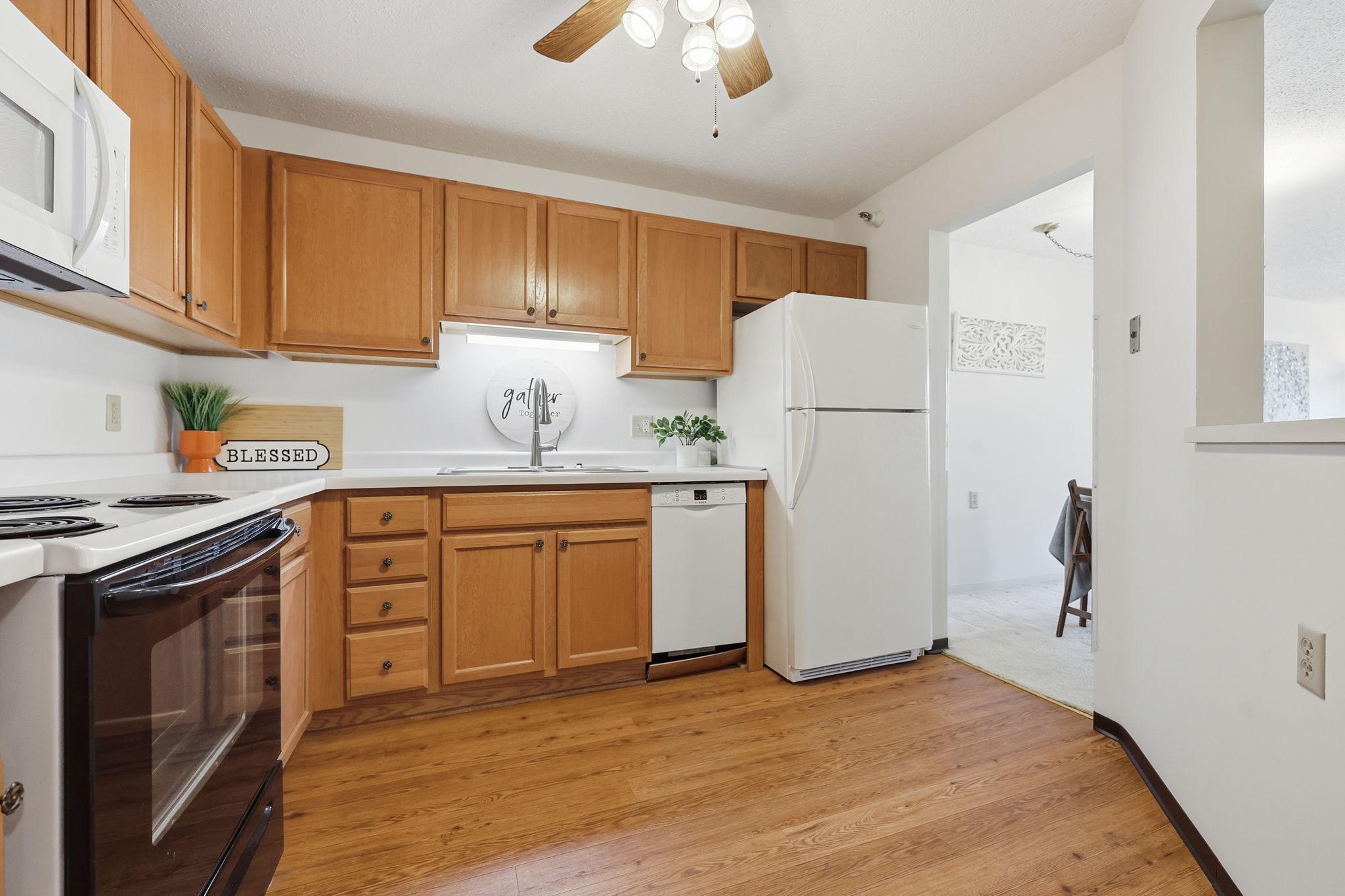 500 County B Road West, Unit 103 St. Paul, MN 55113 - Photo 3 of 41