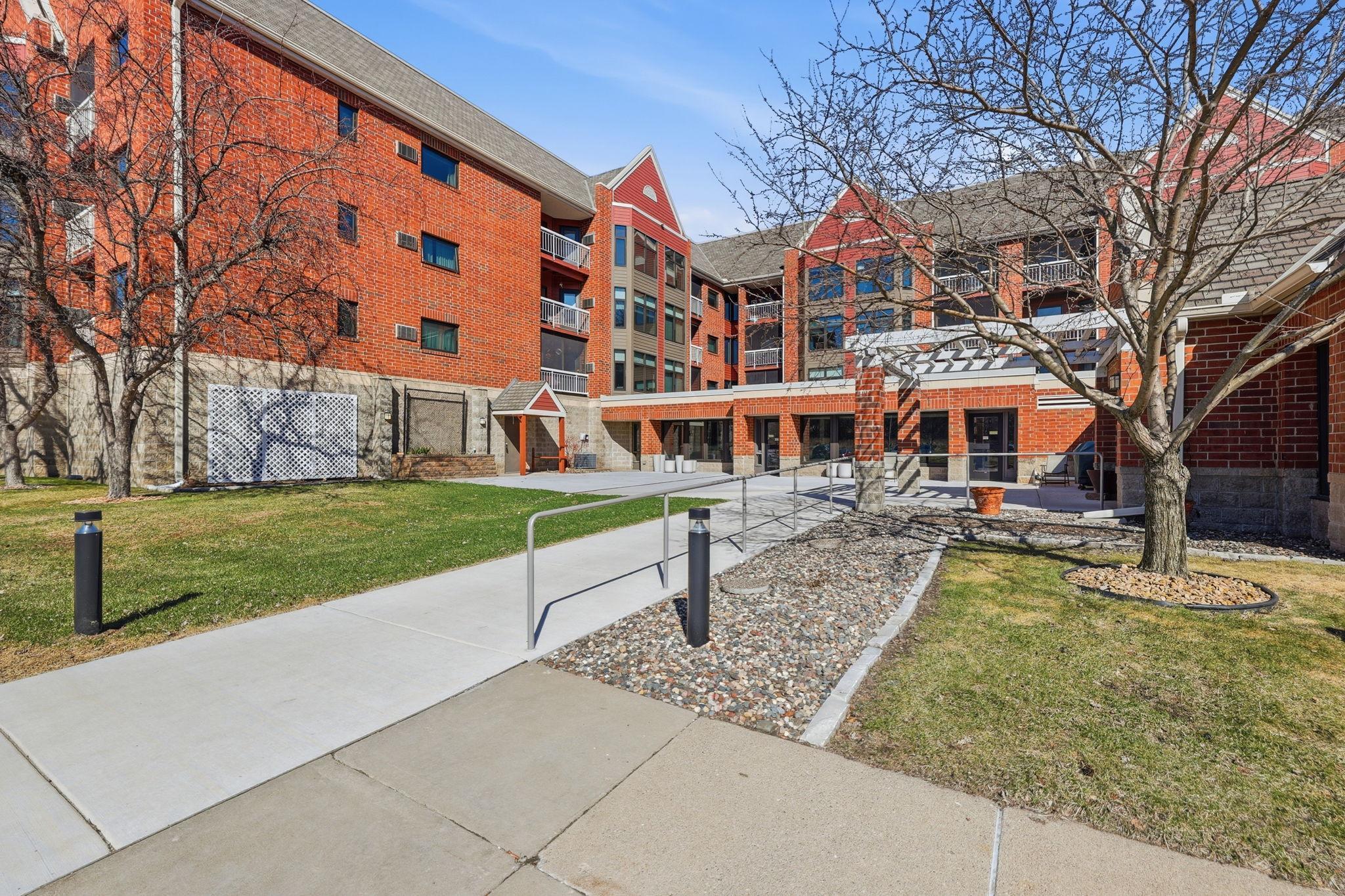 500 County B Road West, Unit 103 St. Paul, MN 55113 - Photo 38 of 41