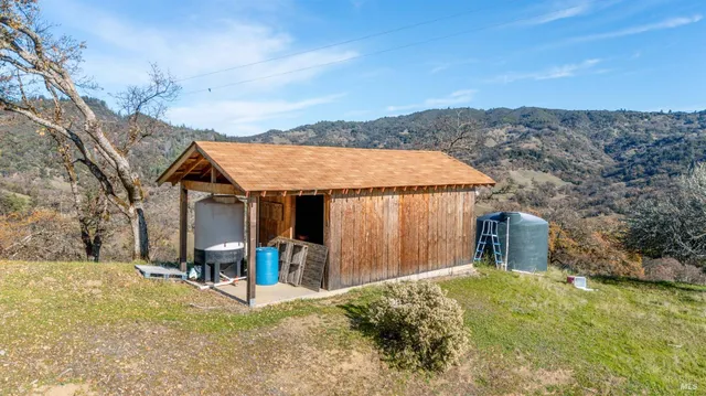$749,000 | 6620 Robinson Creek Road, Ukiah, CA 95482
