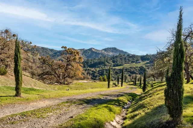 $749,000 | 6620 Robinson Creek Road, Ukiah, CA 95482