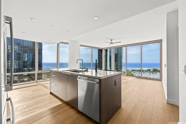 $2,100,000 | 1001 Queen Street, Unit 1900, Honolulu, HI 96814