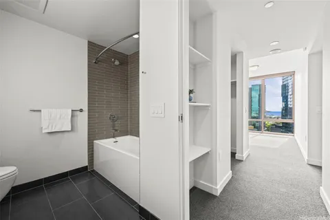 $2,100,000 | 1001 Queen Street, Unit 1900, Honolulu, HI 96814