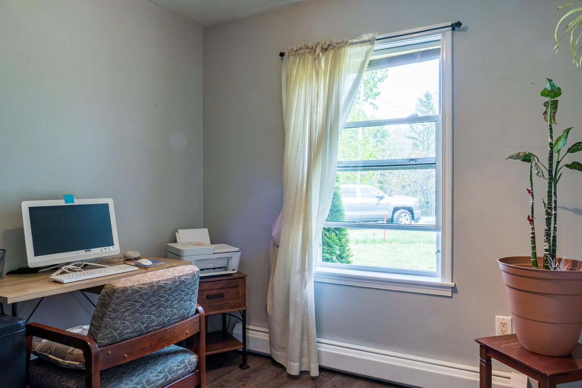 10 Radley Road Freeport, ME 04032 - Photo 32 of 44 31-Office (1 of 2)