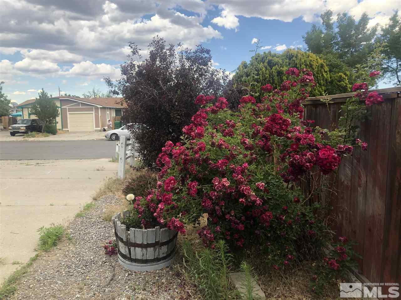 6720 Lotus Street Reno, NV 89506 - Photo 4 of 17 Photo 4