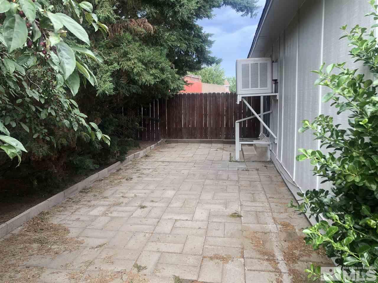 6720 Lotus Street Reno, NV 89506 - Photo 5 of 17 Photo 5