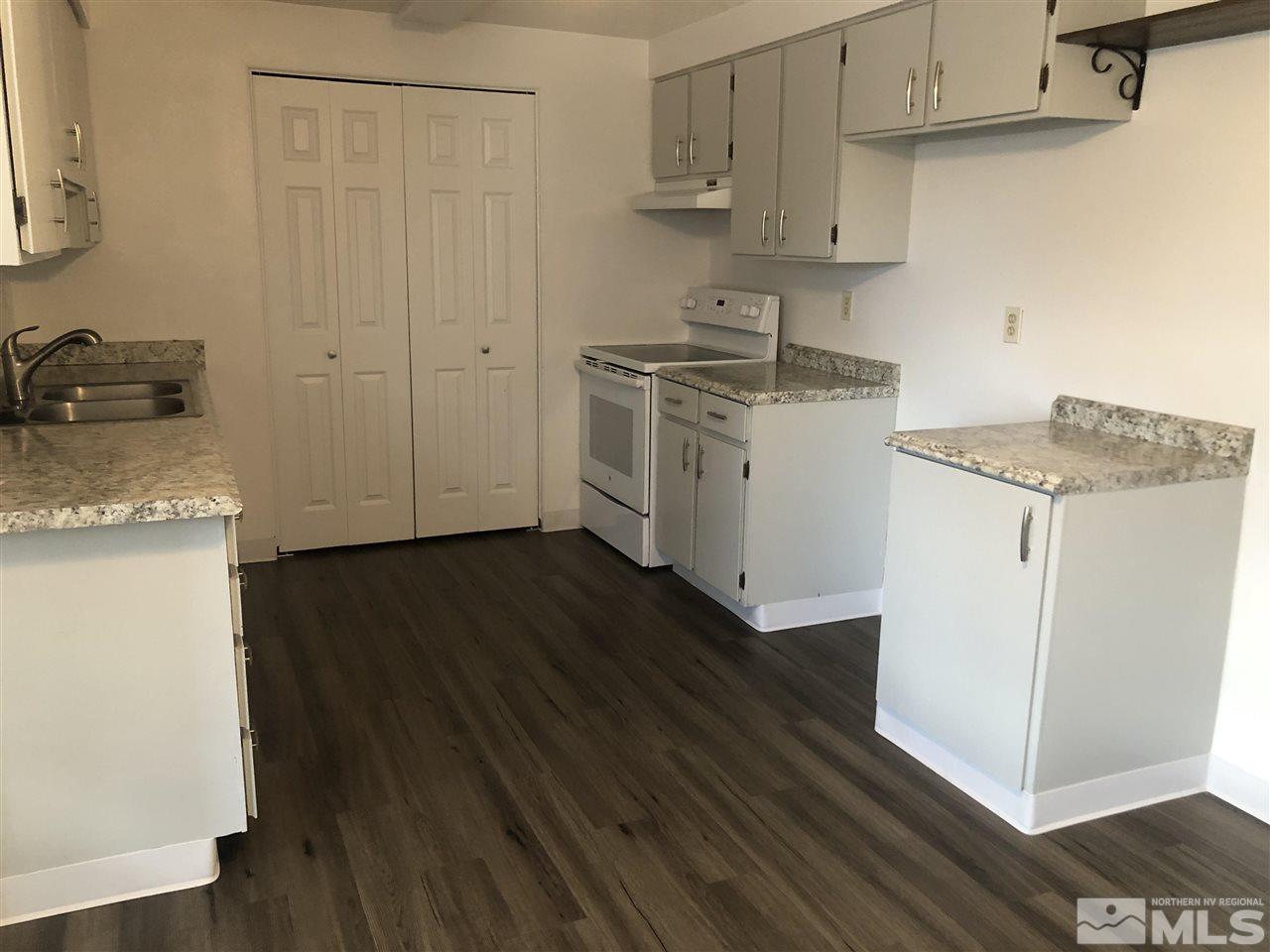 6720 Lotus Street Reno, NV 89506 - Photo 7 of 17 Photo 7