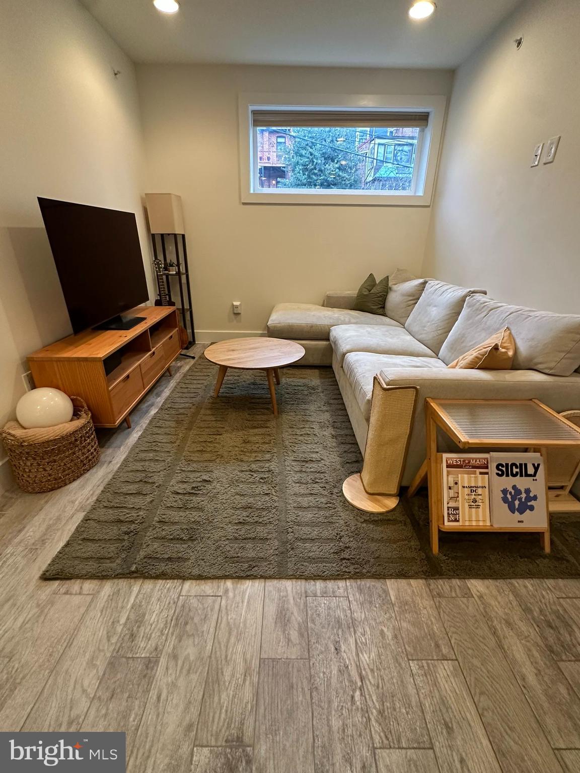 1837 Kalorama Road Northwest, Unit B Washington, DC 20009 - Photo 3 of 45 a living room with furniture