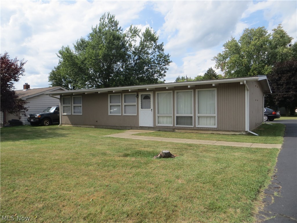 1117 Military Road Zanesville, OH 43701 - Photo 1 of 20