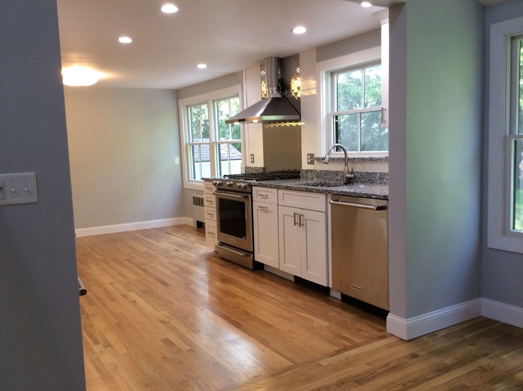 83 Lafayette Street Marblehead, MA 01945 - Photo 10 of 22