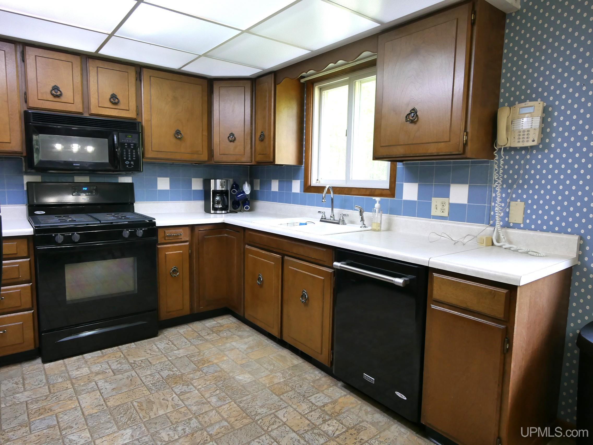26514 Hendrickson Road Calumet, MI 49913 - Photo 14 of 69 Gallery Image 14