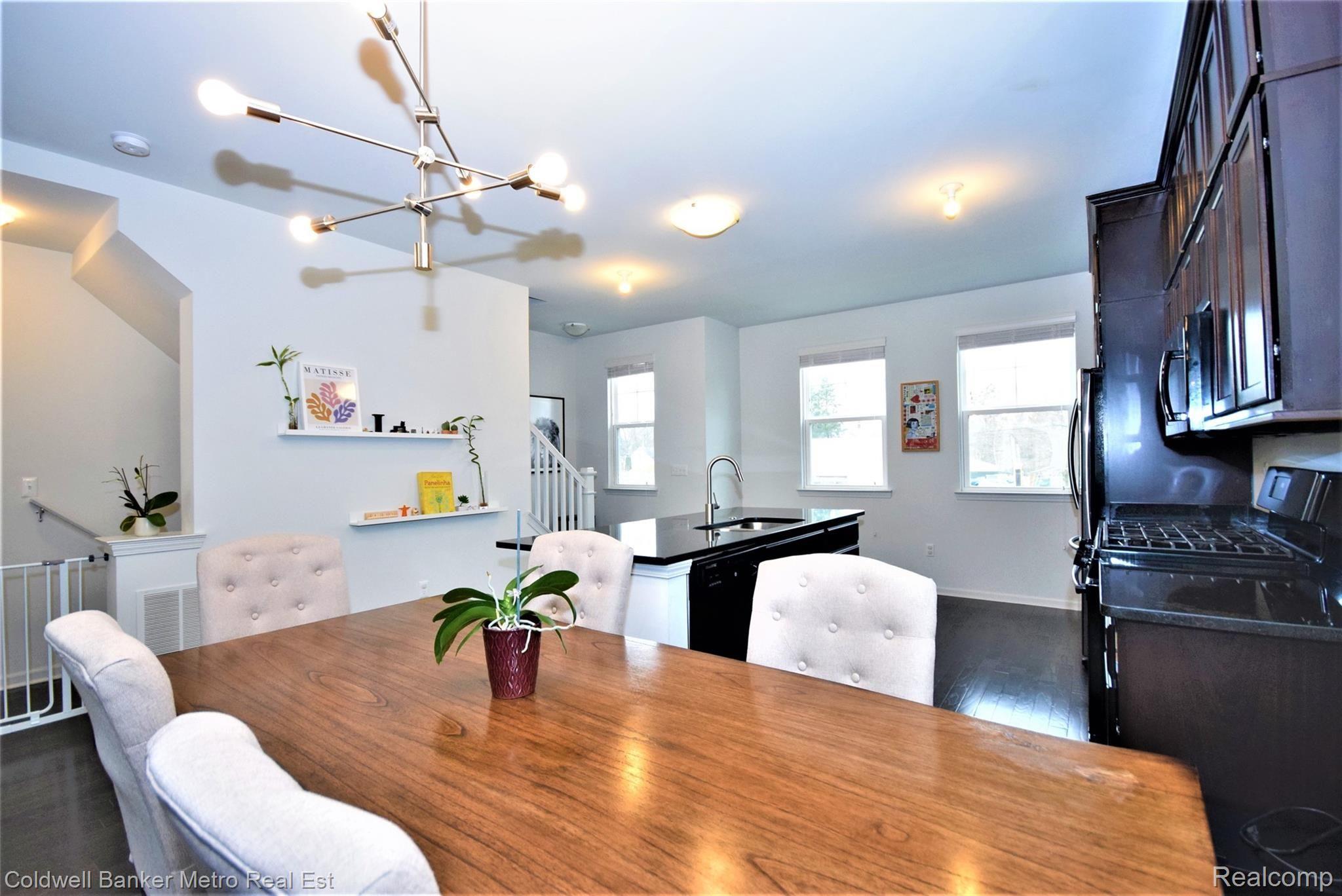 3522 South Rochester Road Royal Oak, MI 48073 - Photo 15 of 35 Beautiful dining space