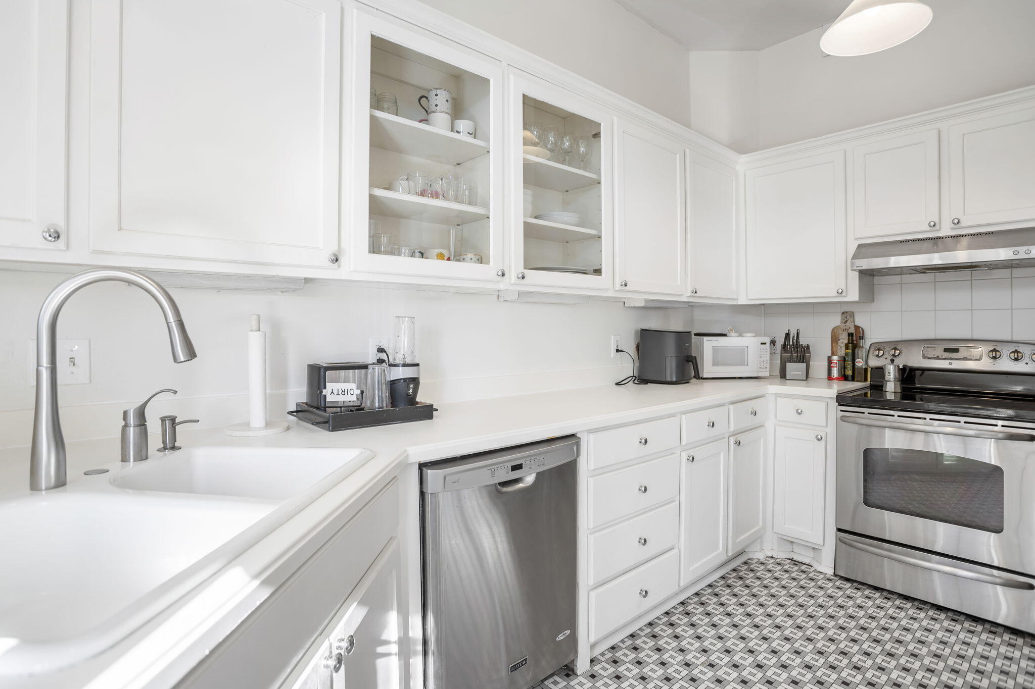 212 Calhoun Street, Unit B Charleston, SC 29401 - Photo 12 of 20 212 Calhoun B