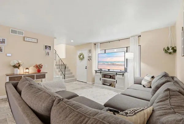 $580,000 | 1988 Arnold Way, Alpine, CA 91901