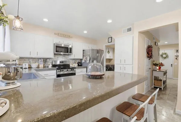 $580,000 | 1988 Arnold Way, Alpine, CA 91901