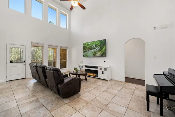 $450,000 | 2007 Brookmont Drive, Conroe, TX 77301