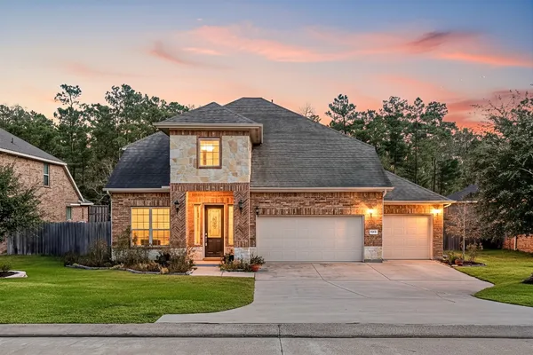 $450,000 | 2007 Brookmont Drive, Conroe, TX 77301
