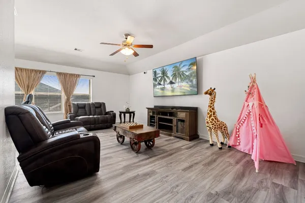 $450,000 | 2007 Brookmont Drive, Conroe, TX 77301