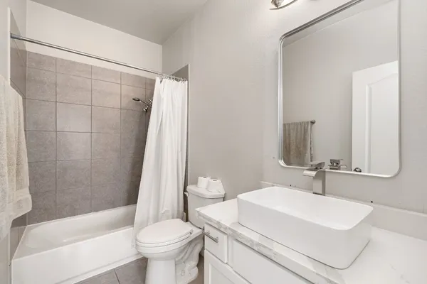 $450,000 | 2007 Brookmont Drive, Conroe, TX 77301