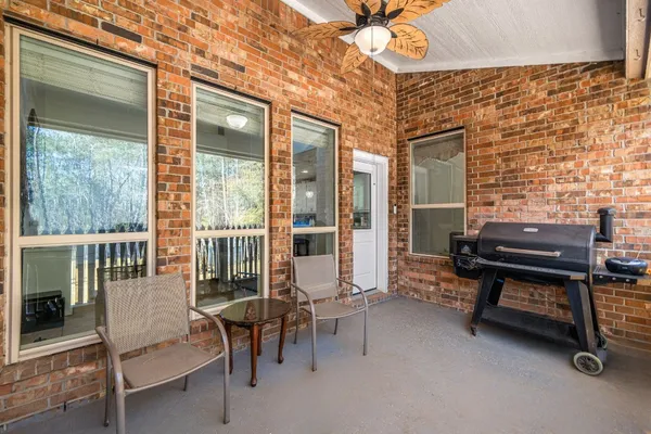 $450,000 | 2007 Brookmont Drive, Conroe, TX 77301