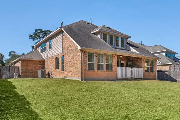 $450,000 | 2007 Brookmont Drive, Conroe, TX 77301