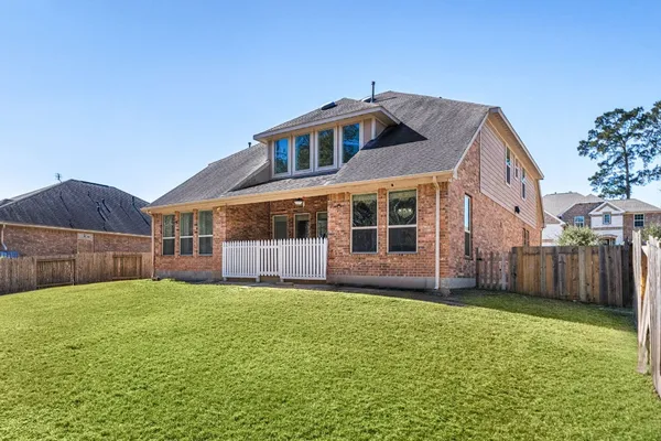 $450,000 | 2007 Brookmont Drive, Conroe, TX 77301