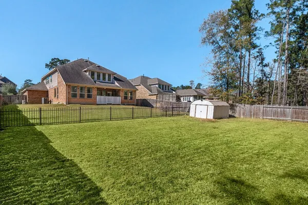 $450,000 | 2007 Brookmont Drive, Conroe, TX 77301