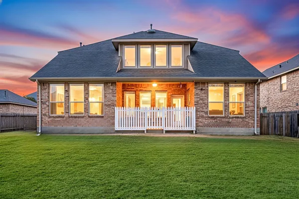 $450,000 | 2007 Brookmont Drive, Conroe, TX 77301