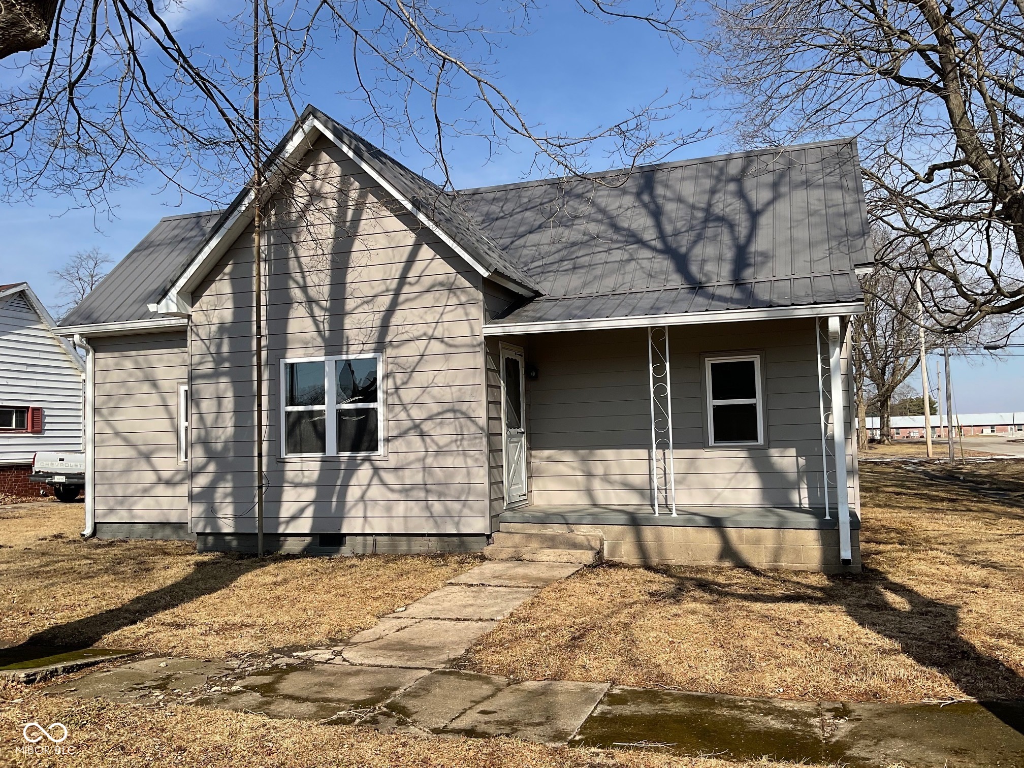 577 Blue Street Montezuma, IN 47862 - Photo 2 of 27