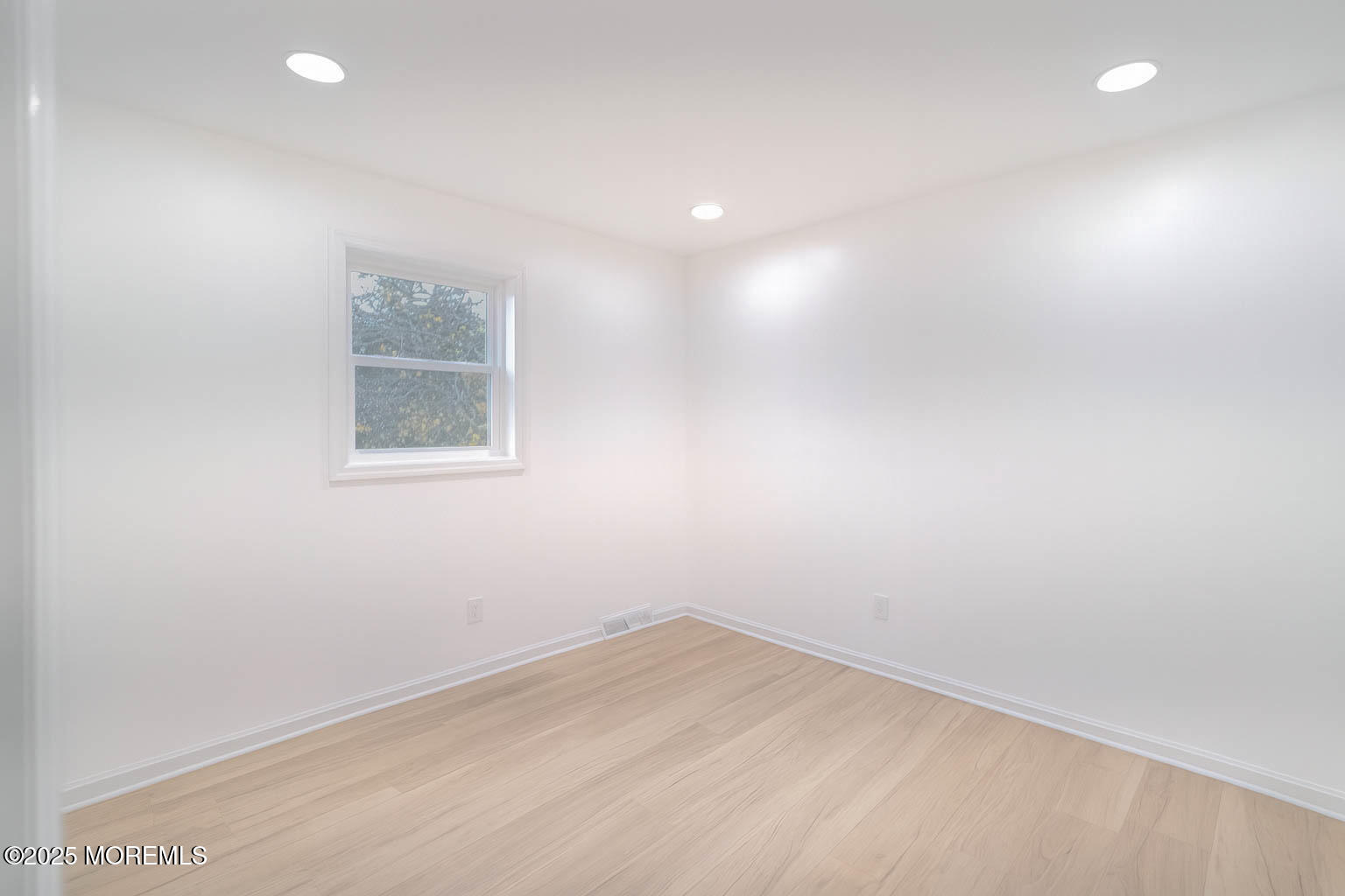 125 Shore Road Marmora, NJ 08223 - Photo 18 of 27 an empty room with a window