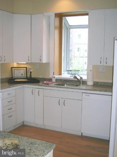 1841 Kalorama Road Northwest, Unit 2 Washington, DC 20009 - Photo 15 of 16 Kitchen
