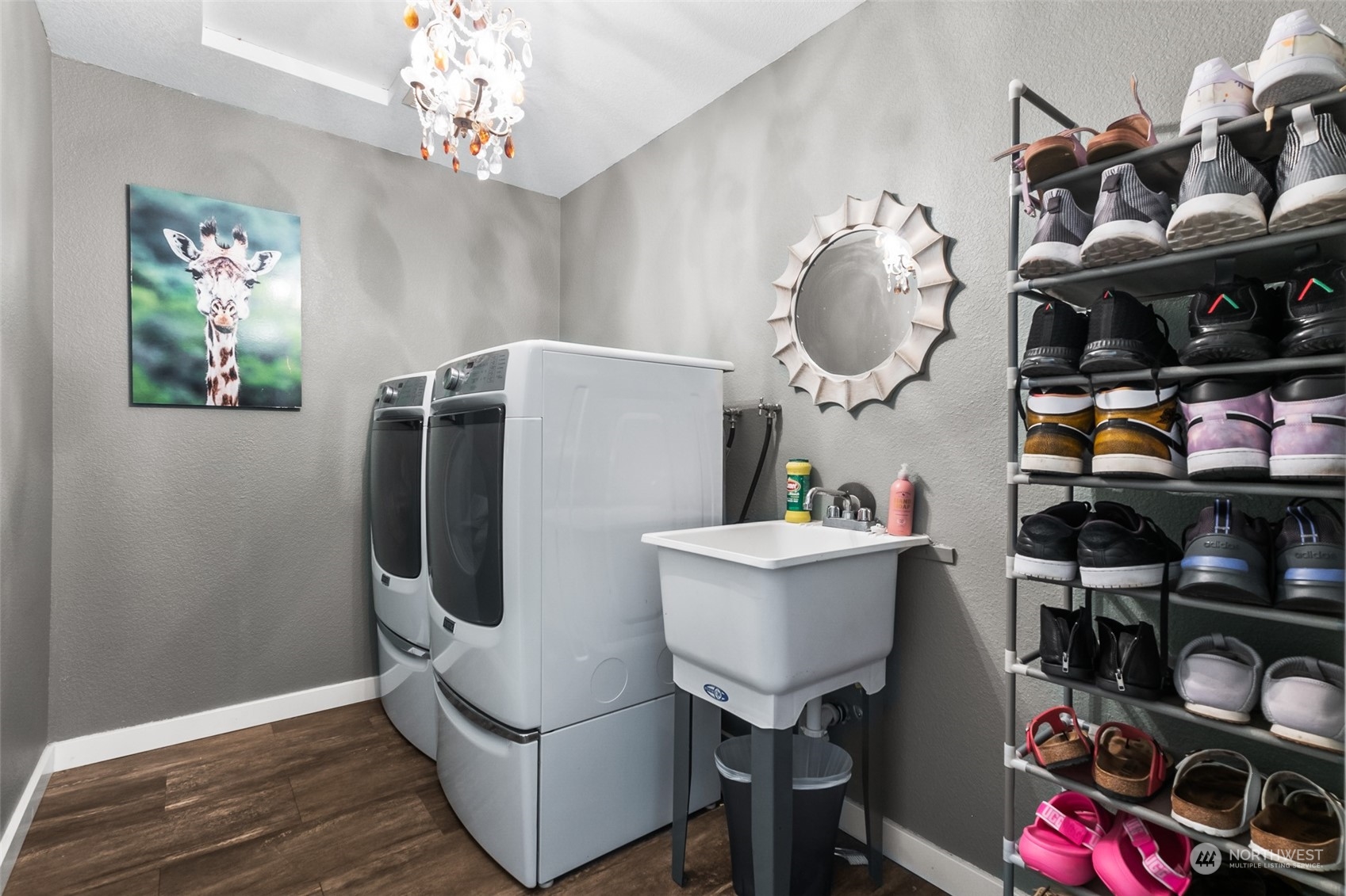 1501 Eagle Ridge Drive South, Unit G5 Renton, WA 98055 - Photo 21 of 23 a room with a workspace and a window