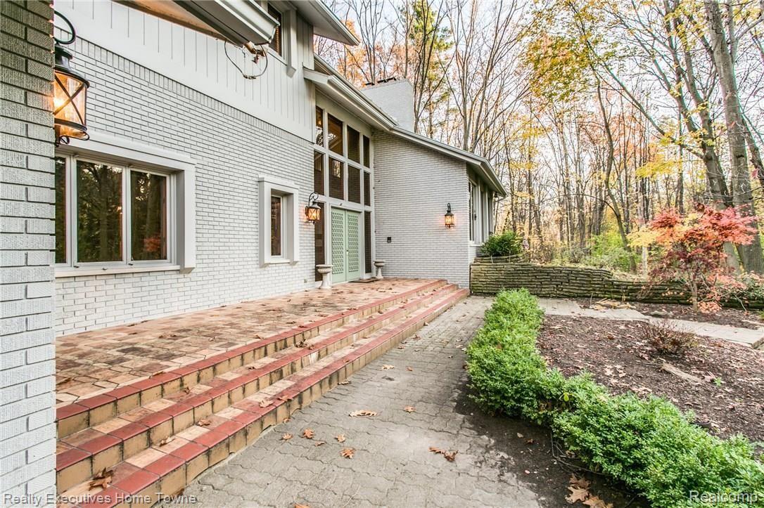 1130 Burnham Road Bloomfield Hills, MI 48304 - Photo 7 of 56 Slate entrance