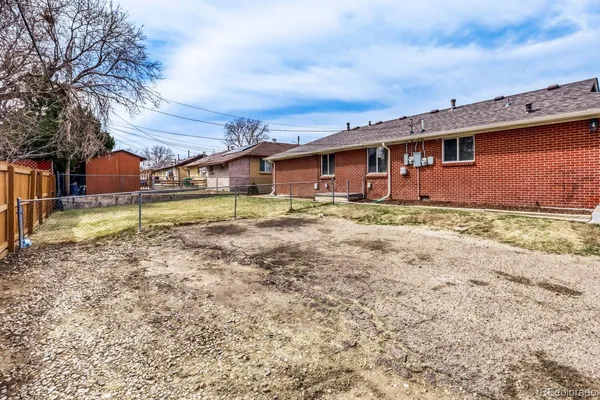 $585,000 | 370-372 Dayton Street, Aurora, CO 80010