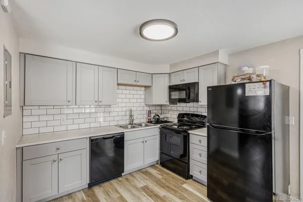 $585,000 | 370-372 Dayton Street, Aurora, CO 80010