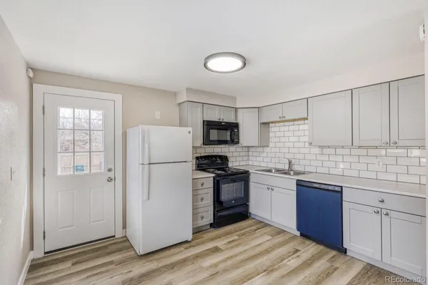 $585,000 | 370-372 Dayton Street, Aurora, CO 80010