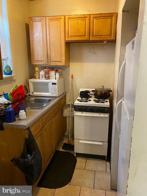 4607 Old York Road Philadelphia, PA 19140 - Photo 21 of 23 Small Kitchen in Downstairs Unit