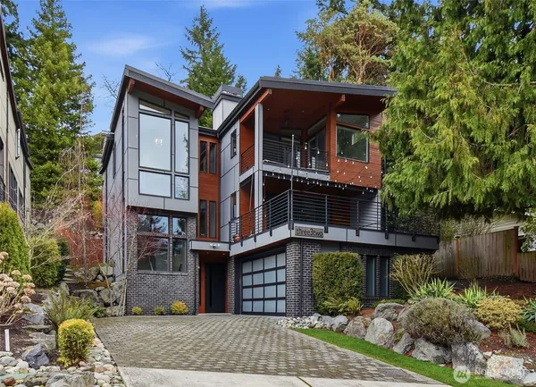 $11,500 | 332 13th Avenue, Kirkland, WA 98033