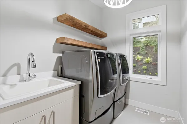 $11,500 | 332 13th Avenue, Kirkland, WA 98033