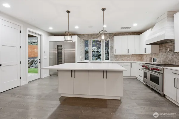 $11,500 | 332 13th Avenue, Kirkland, WA 98033