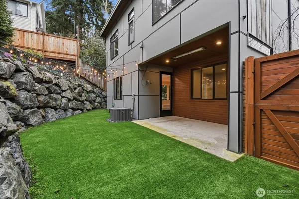 $11,500 | 332 13th Avenue, Kirkland, WA 98033