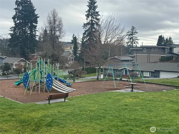 $11,500 | 332 13th Avenue, Kirkland, WA 98033