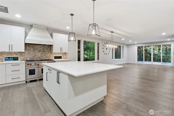 $11,500 | 332 13th Avenue, Kirkland, WA 98033