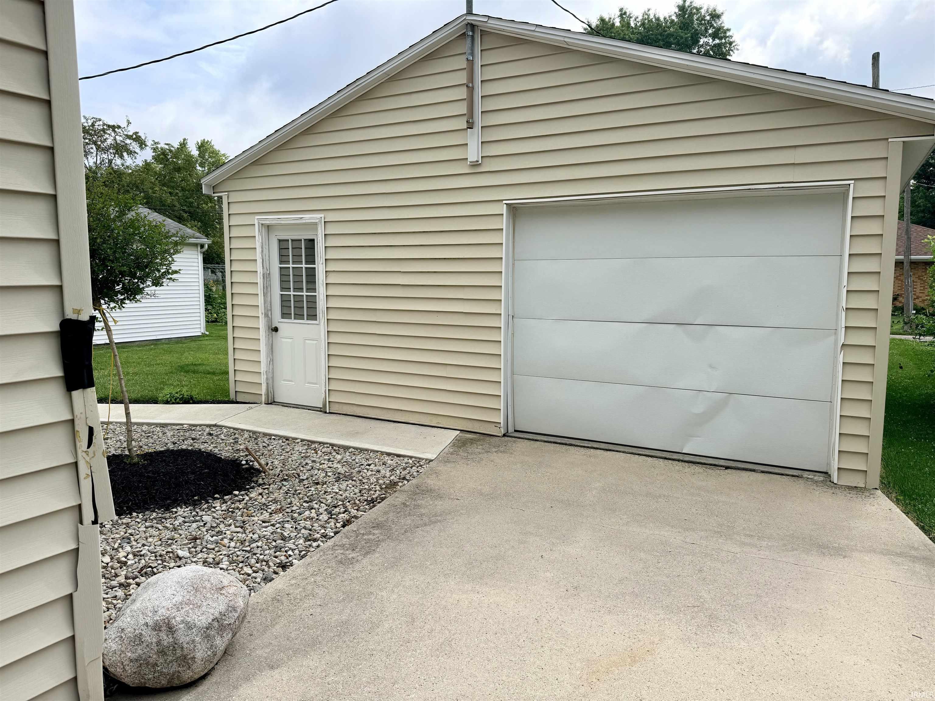 1063 Russell Street Decatur, IN 46733 - Photo 9 of 10