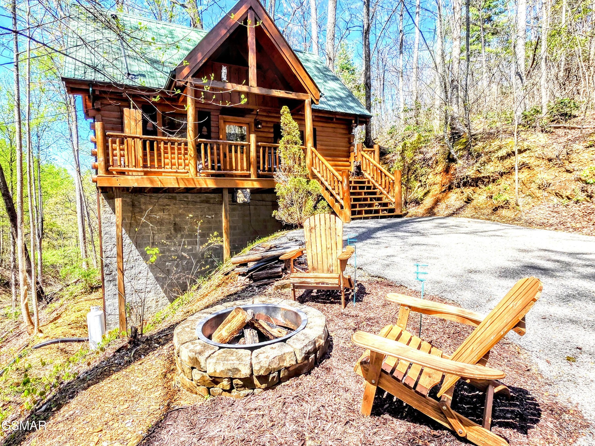 2310 Raymond Hollow Road Sevierville, TN 37876 - Photo 1 of 27 Gallery Image 1