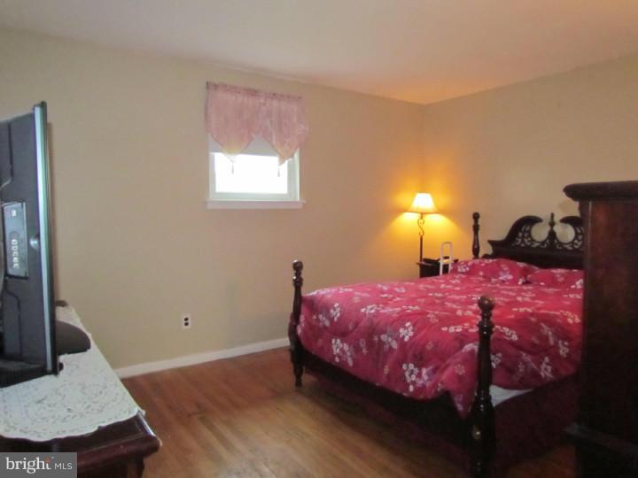 955 Newtown Road Warminster, PA 18974 - Photo 16 of 25 Master Bedroom