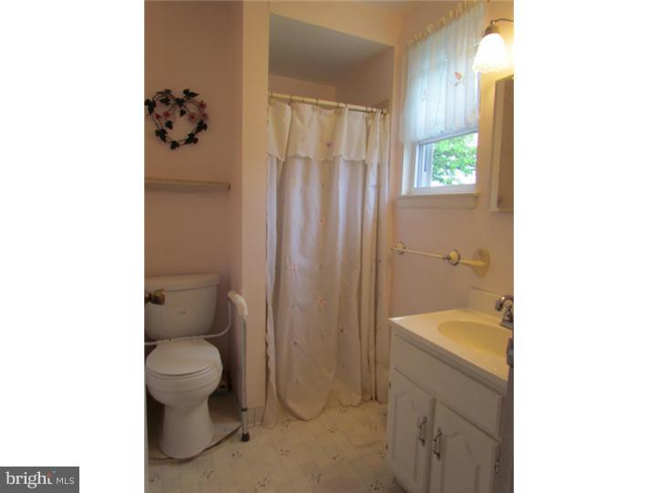 955 Newtown Road Warminster, PA 18974 - Photo 17 of 25 Master Bathroom