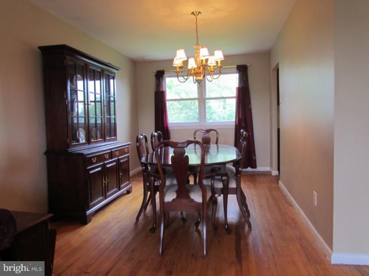 955 Newtown Road Warminster, PA 18974 - Photo 8 of 25 Dining Room