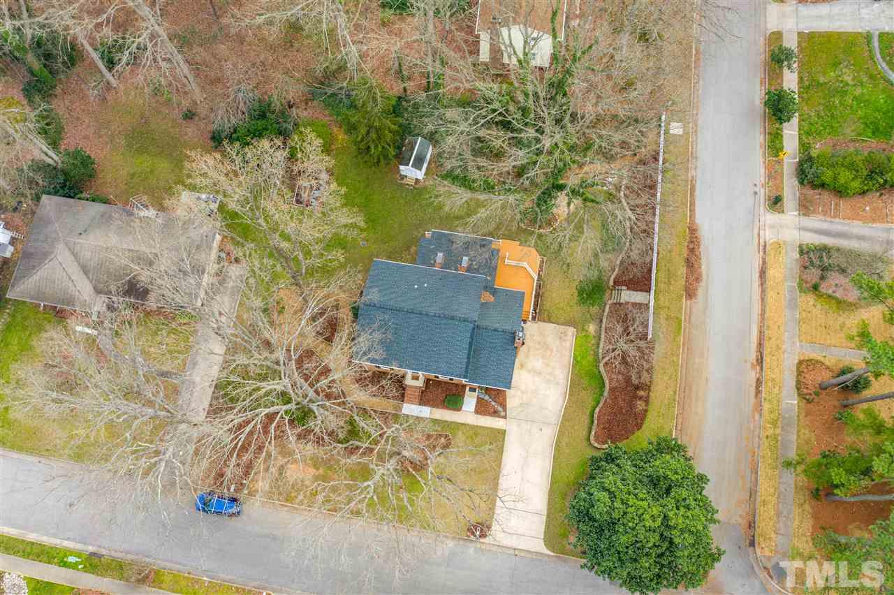 5500 Knollwood Road Raleigh, NC 27609 - Photo 2 of 29