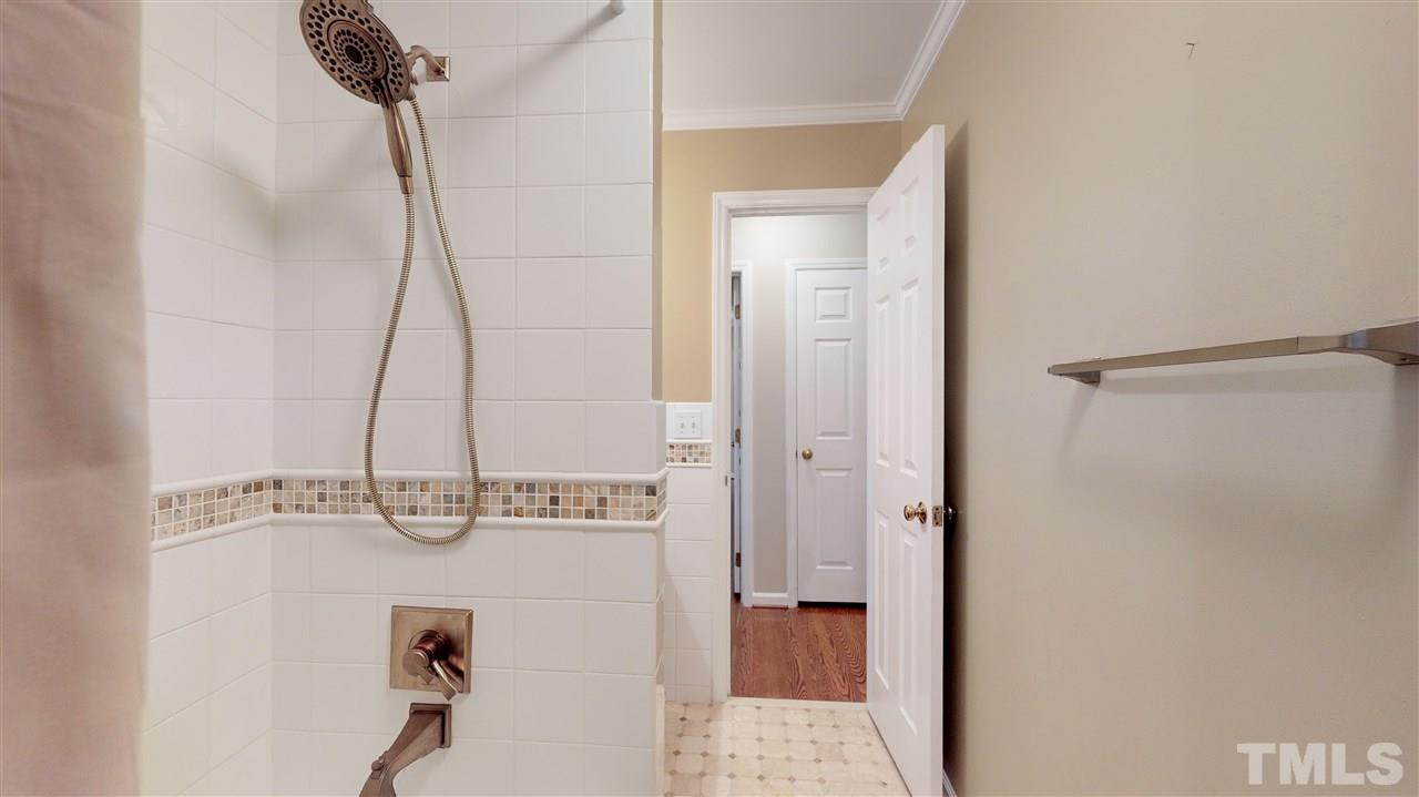 5500 Knollwood Road Raleigh, NC 27609 - Photo 11 of 29