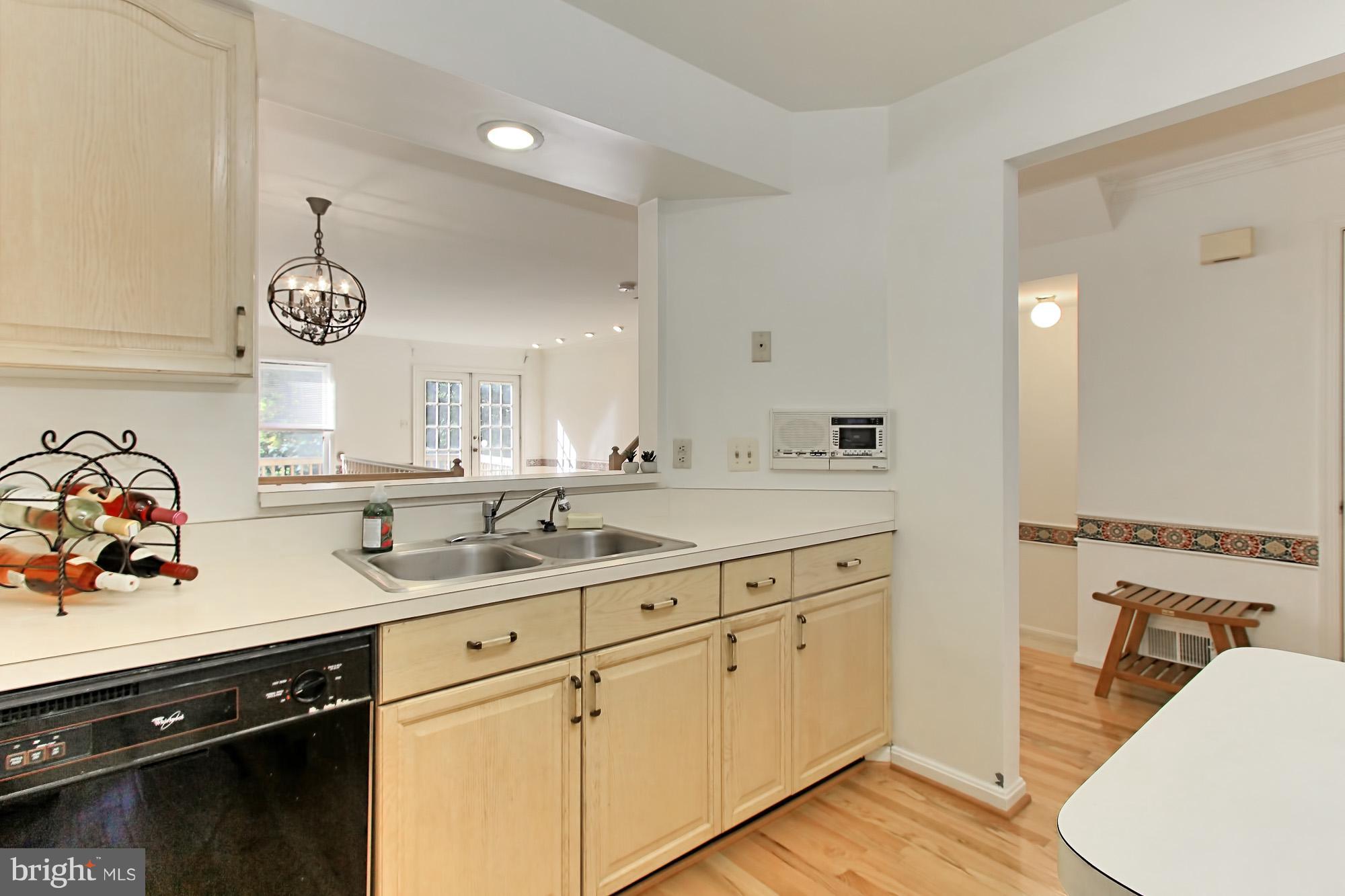 8705 Stone Hill Place Springfield, VA 22153 - Photo 16 of 30 Kitchen